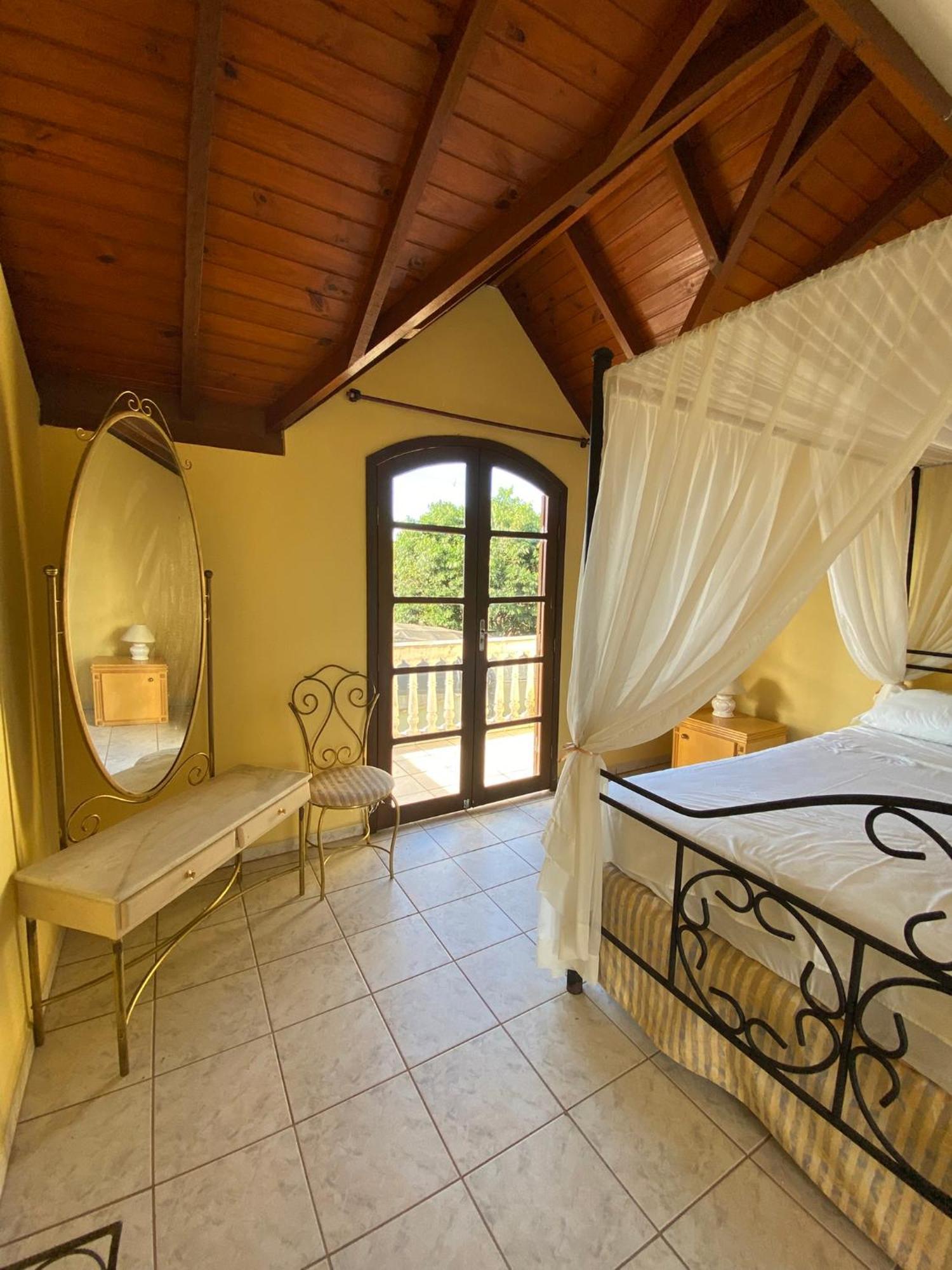 Hotel Velha Corte São José dos Pinhais Exteriör bild
